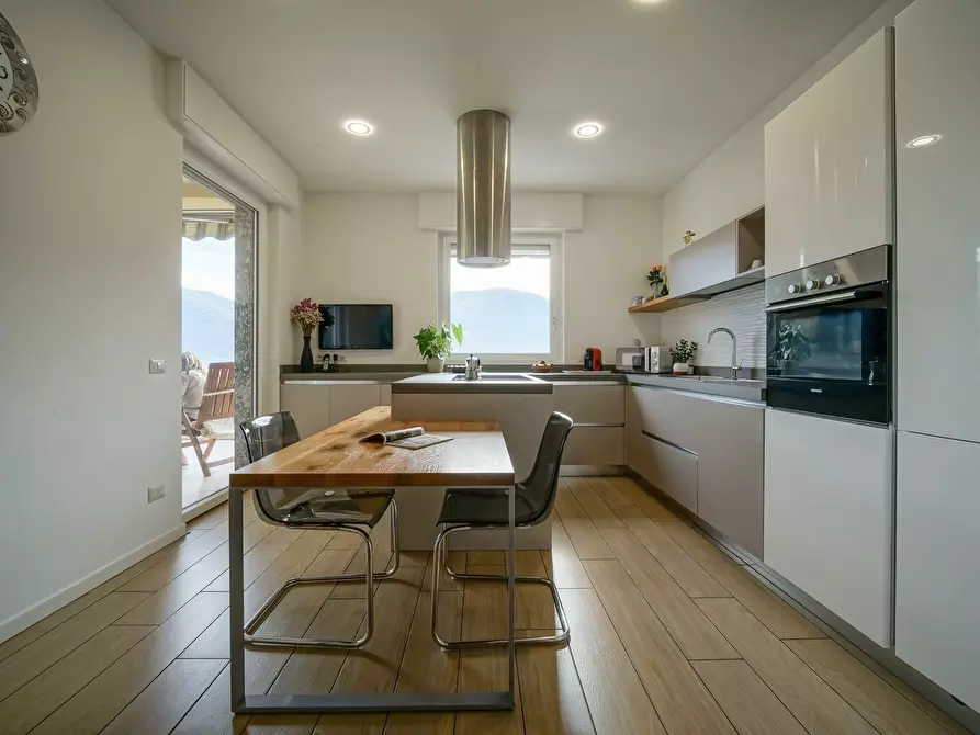 Immagine 10 di Casa indipendente in vendita  11/A a Mandello Del Lario