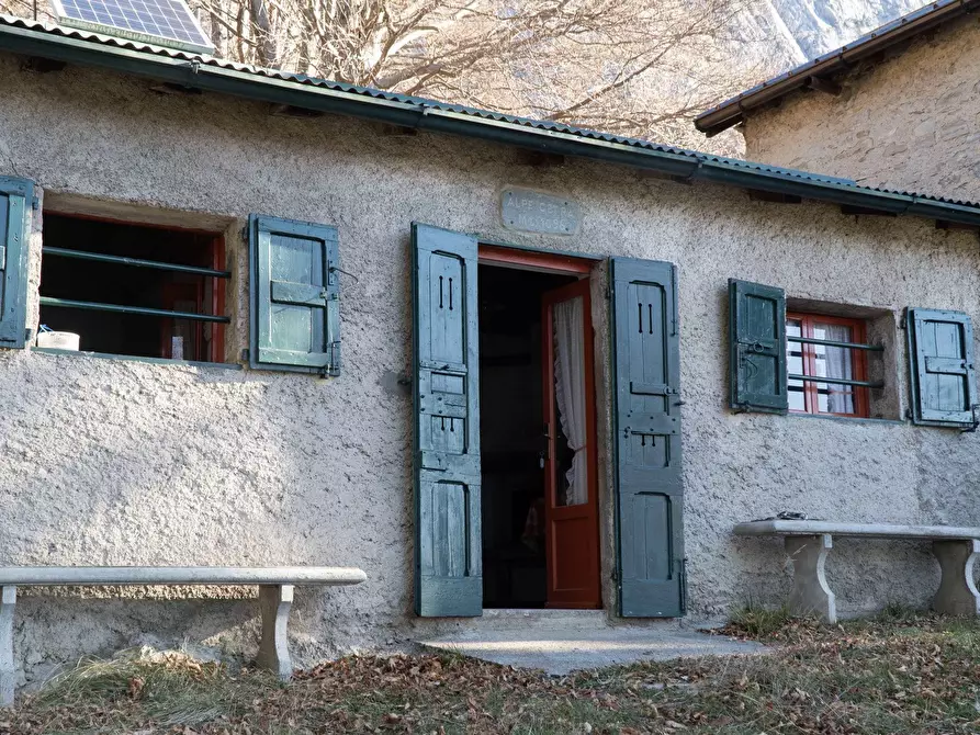 Immagine 4 di Casa indipendente in vendita  a Mandello Del Lario