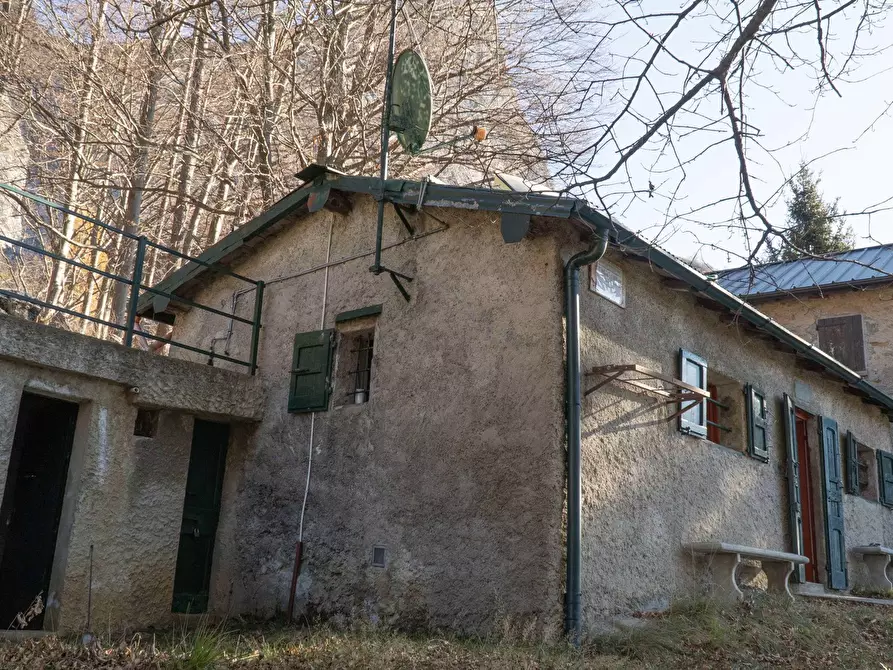 Immagine 9 di Casa indipendente in vendita  a Mandello Del Lario