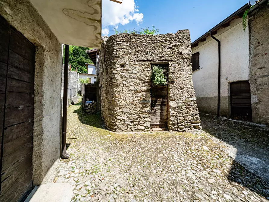 Immagine 3 di Casa indipendente in vendita  1 a Mandello Del Lario