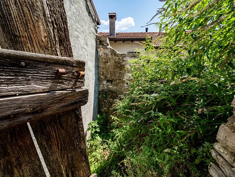 Immagine 10 di Casa indipendente in vendita  1 a Mandello Del Lario
