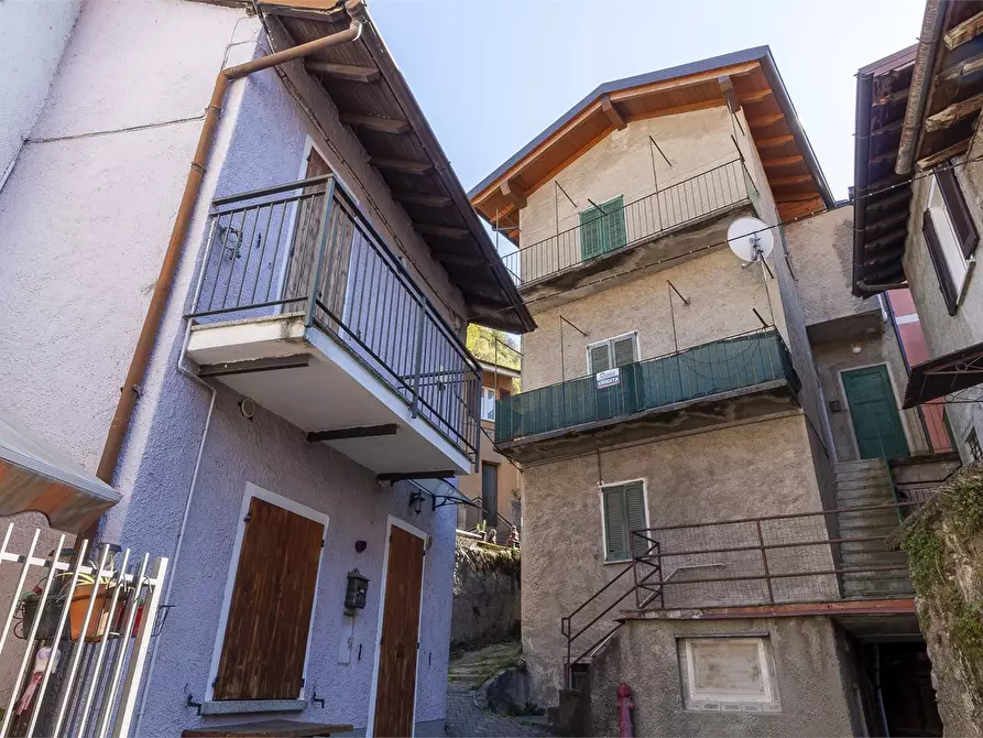 Immagine 2 di Casa indipendente in vendita  a Abbadia Lariana