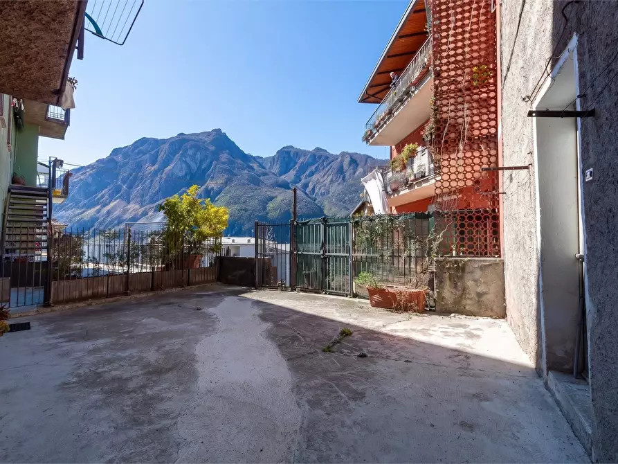 Immagine 5 di Casa indipendente in vendita  a Abbadia Lariana