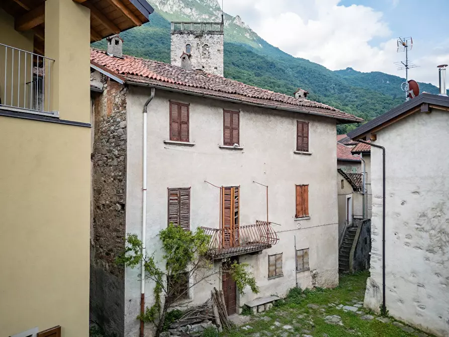 Immagine 2 di Casa indipendente in vendita  2 a Mandello Del Lario