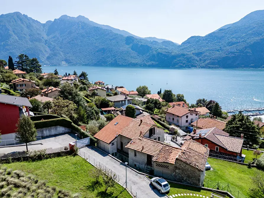 Immagine 4 di Casa indipendente in vendita  6 a Mandello Del Lario