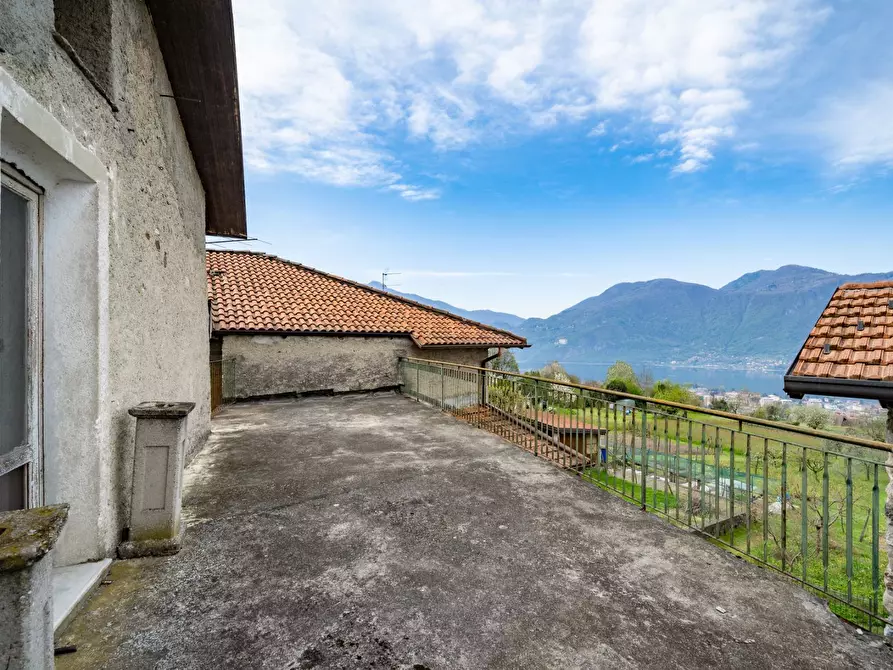 Immagine 3 di Casa indipendente in vendita  a Mandello Del Lario