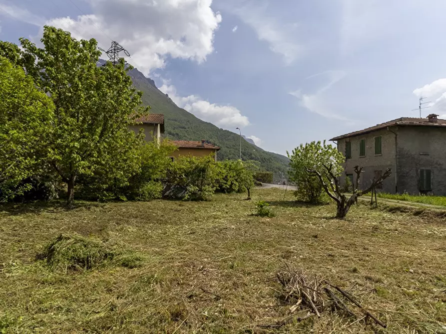 Immagine 8 di Terreno edificabile in vendita  58 a Mandello Del Lario
