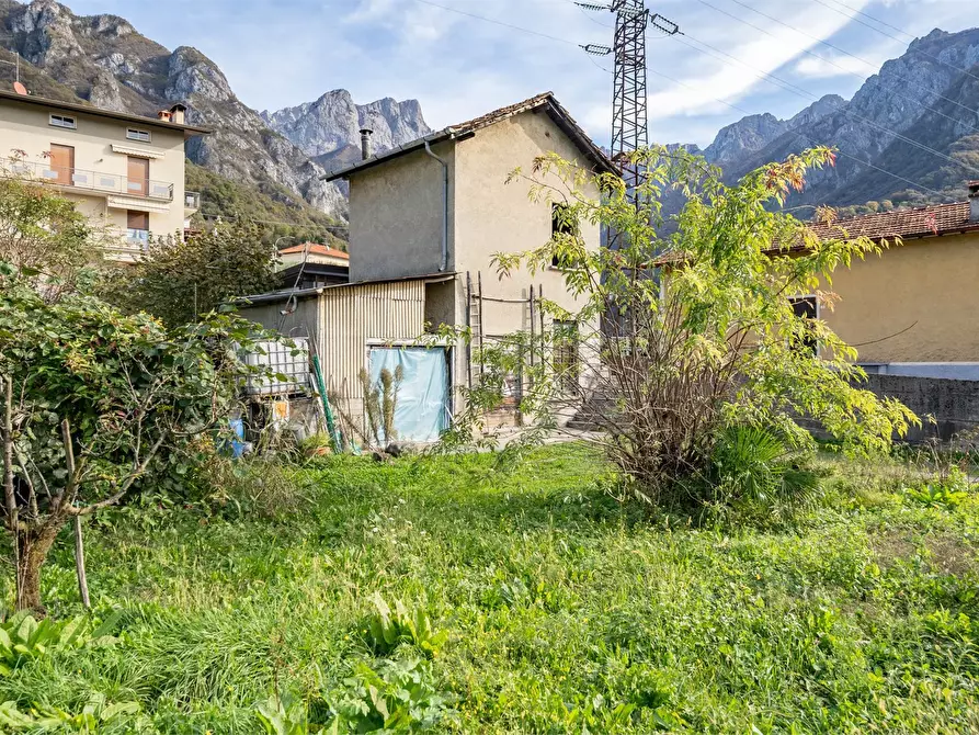 Immagine 10 di Terreno edificabile in vendita  58 a Mandello Del Lario