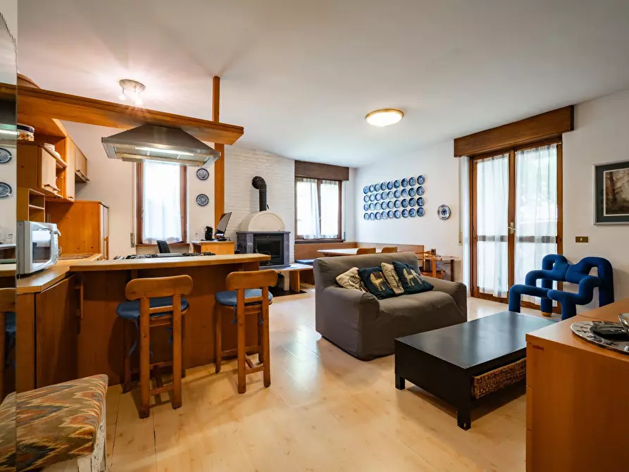 Immagine 2 di Casa indipendente in vendita  10/12 a Mandello Del Lario