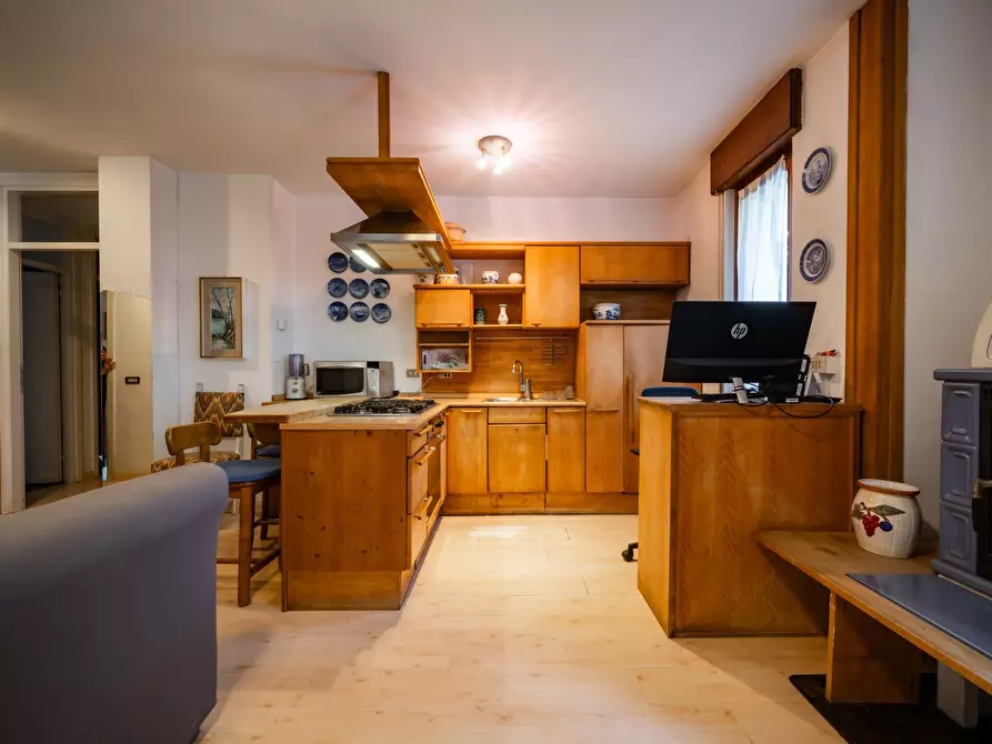 Immagine 10 di Casa indipendente in vendita  10/12 a Mandello Del Lario