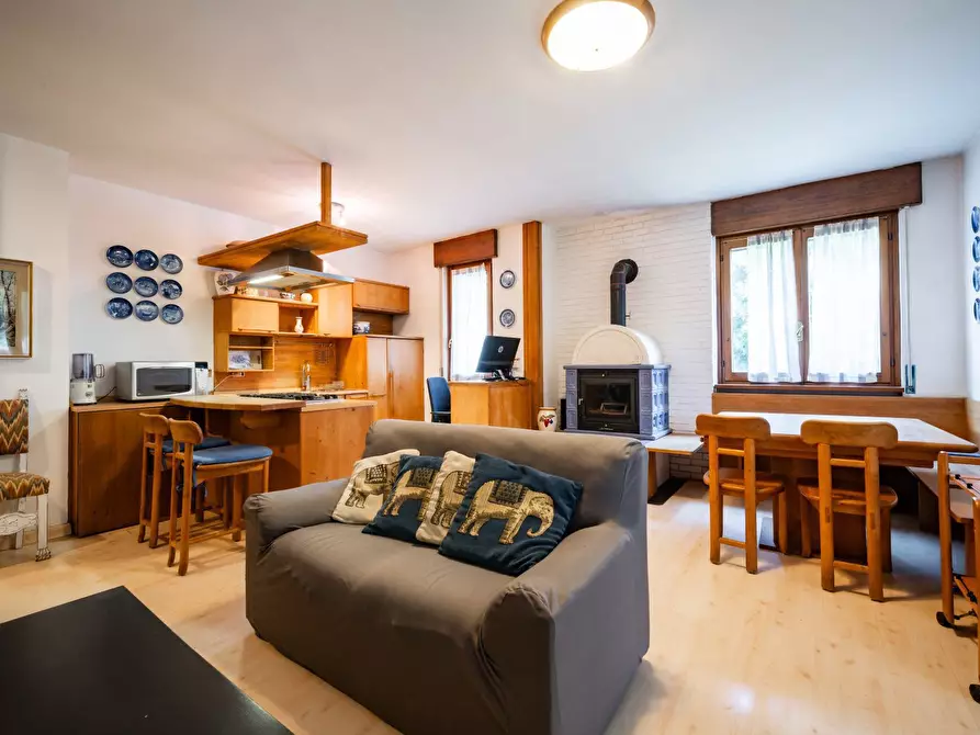 Immagine 7 di Casa indipendente in vendita  10/12 a Mandello Del Lario