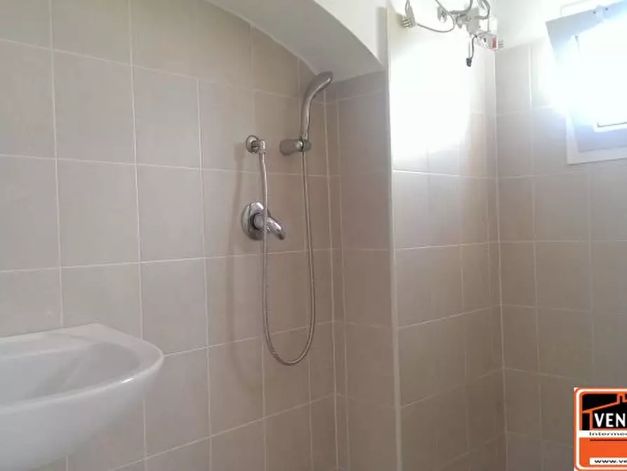 Immagine 8 di Casa indipendente in vendita  a Adelfia