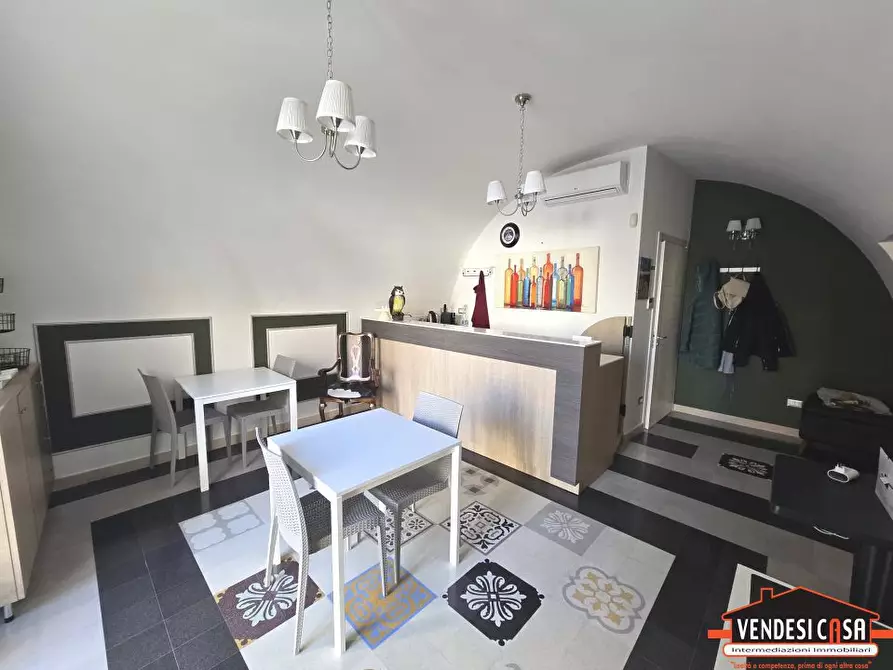 Immagine 3 di Negozio in affitto  3 a Adelfia