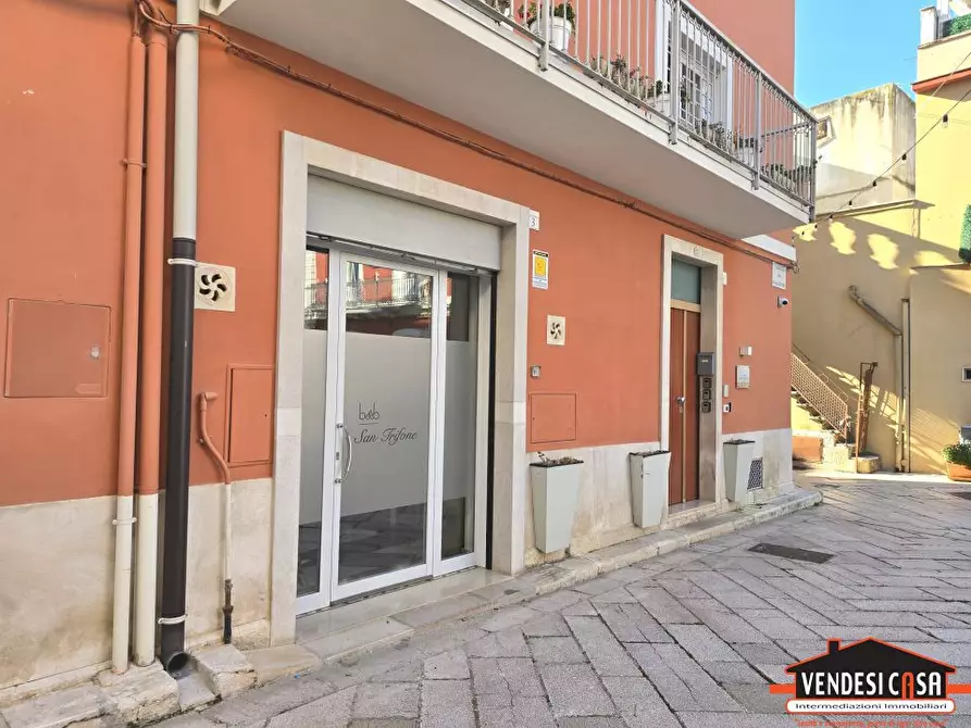 Immagine 2 di Negozio in affitto  3 a Adelfia