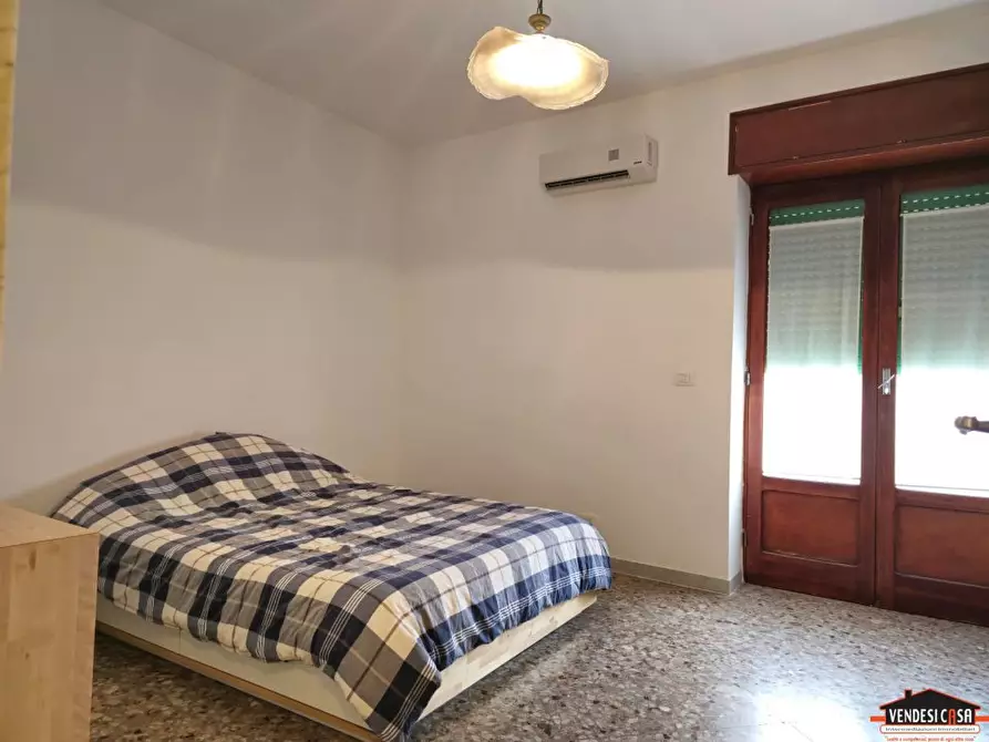 Immagine 8 di Appartamento in vendita  a Adelfia