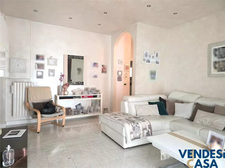 Immagine 2 di Appartamento in vendita  27 a Adelfia