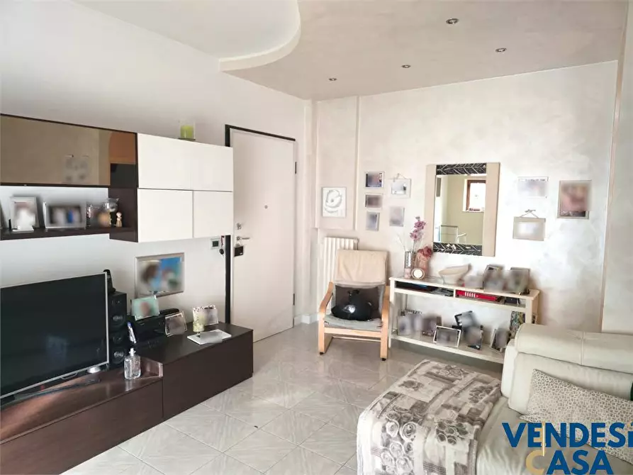 Immagine 4 di Appartamento in vendita  27 a Adelfia