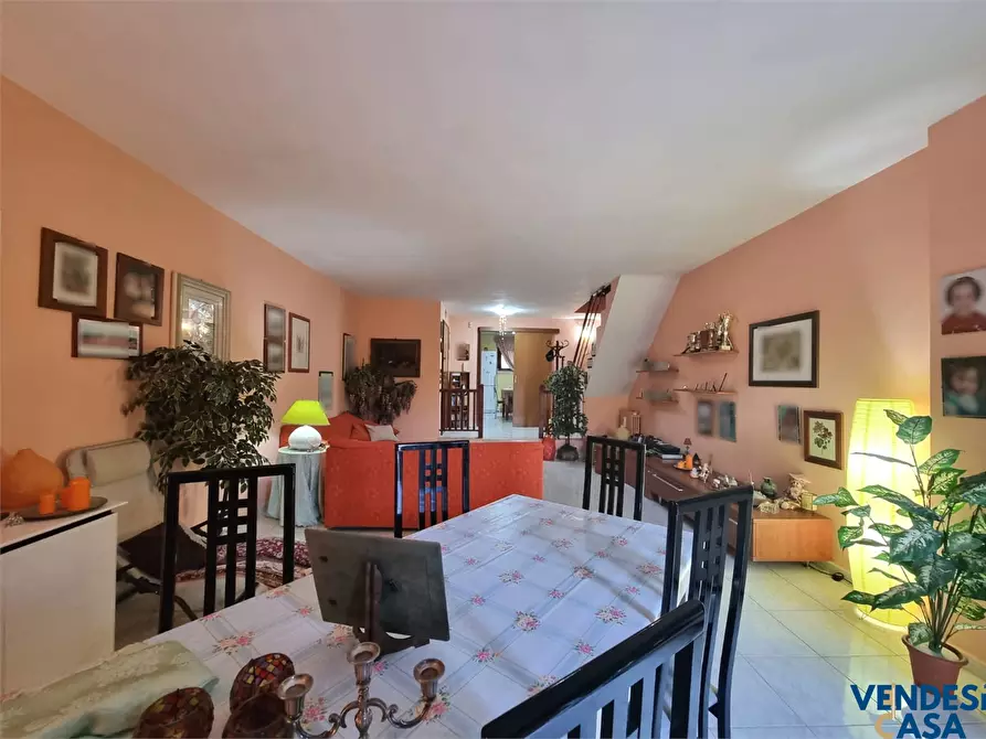 Immagine 7 di Appartamento in vendita  9 a Adelfia