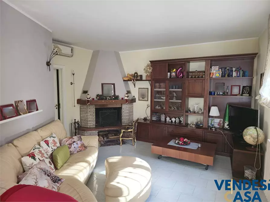 Immagine 8 di Appartamento in vendita  22 a Adelfia