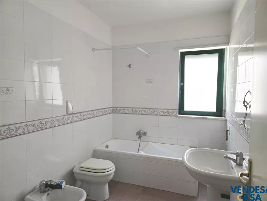 Immagine 10 di Appartamento in vendita  8 a Adelfia
