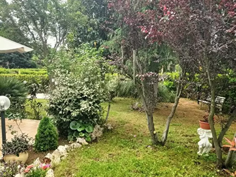 Immagine 9 di Villa in vendita  a Grumo Appula