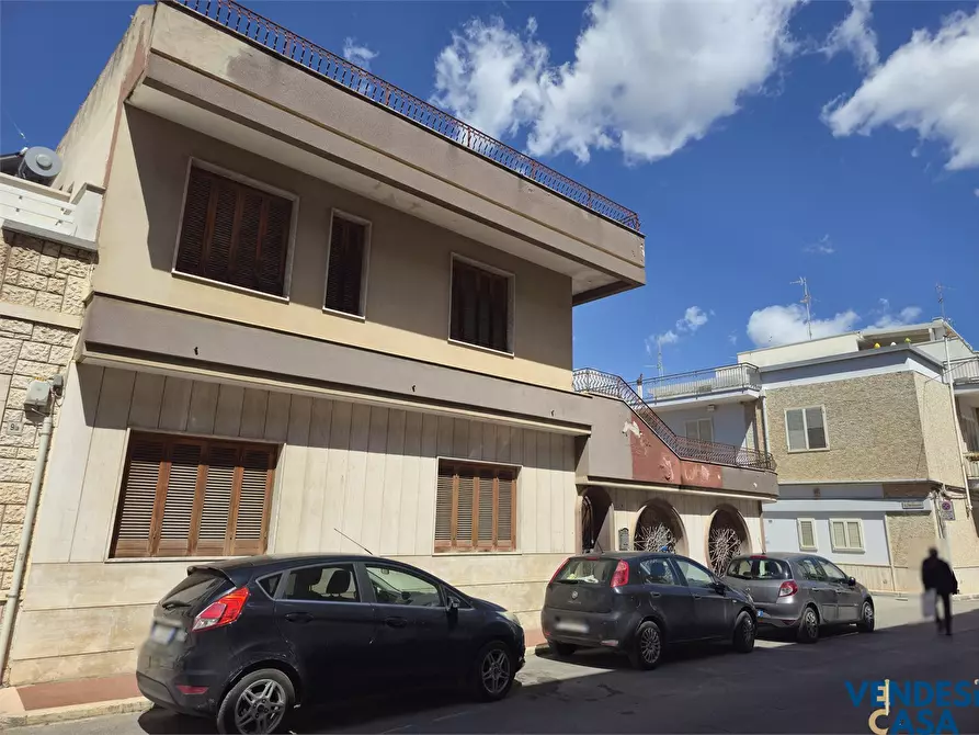 Immagine 2 di Casa indipendente in vendita  9 a Adelfia