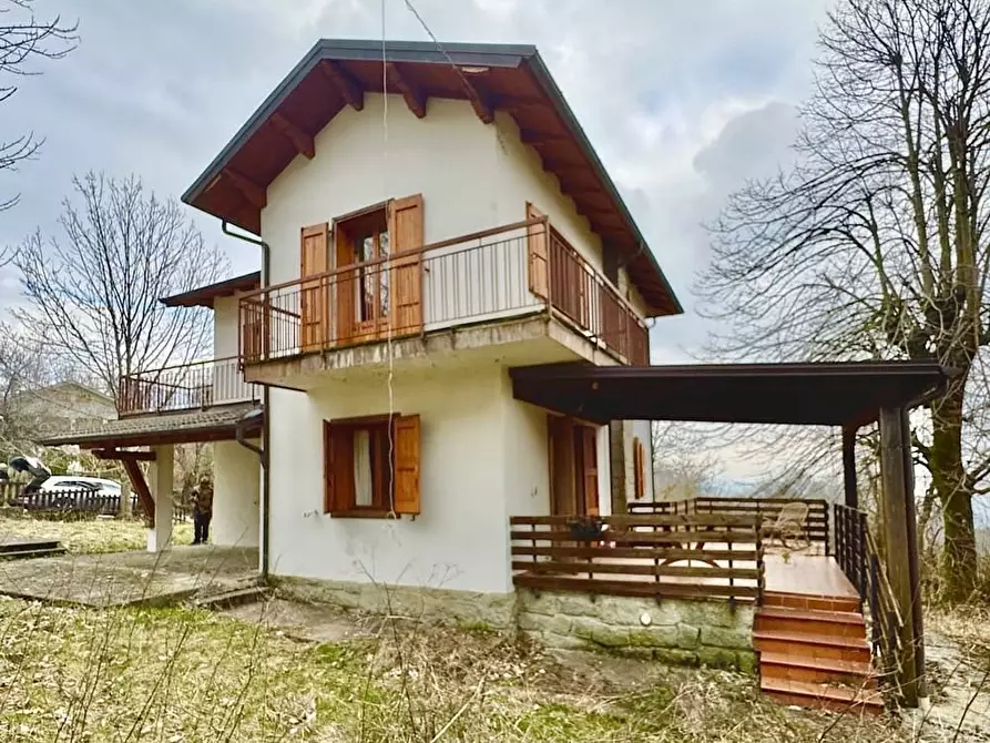 Immagine 10 di Casa indipendente in vendita  a Lizzano In Belvedere