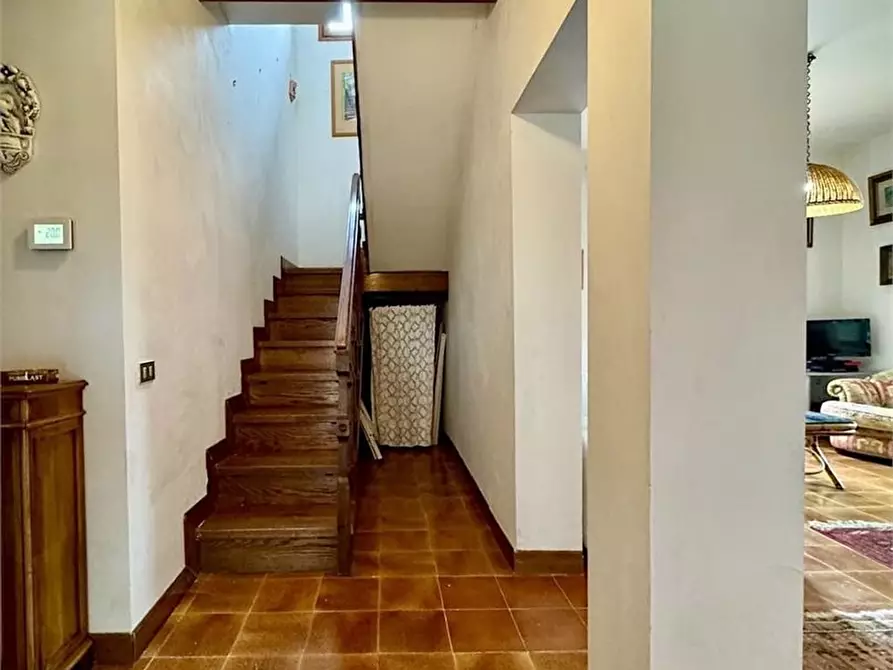 Immagine 4 di Casa indipendente in vendita  a Lizzano In Belvedere