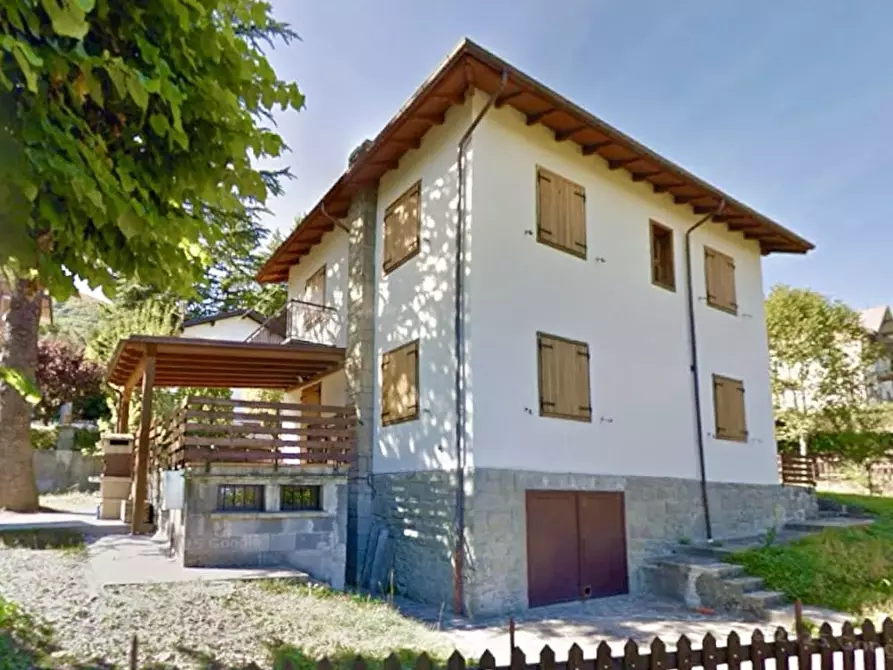 Immagine 1 di Casa indipendente in vendita  a Lizzano In Belvedere