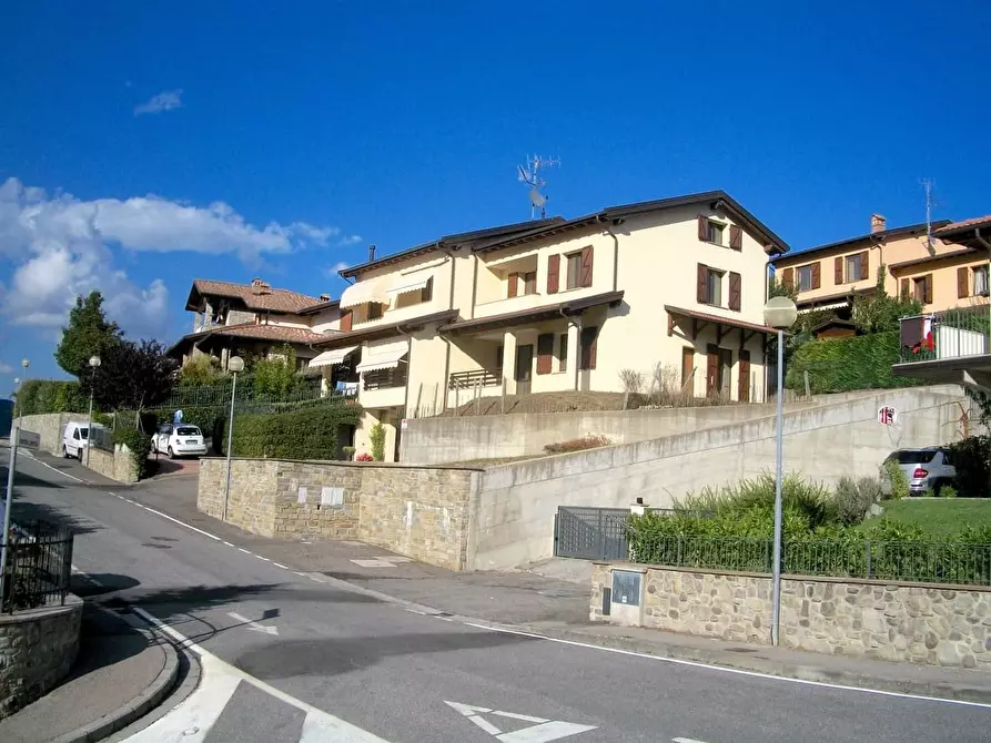 Immagine 1 di Casa semindipendente in vendita  a Castel Di Casio
