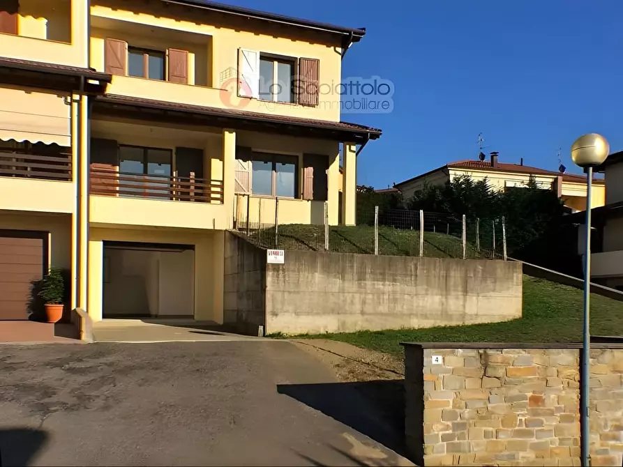 Immagine 3 di Casa semindipendente in vendita  a Castel Di Casio