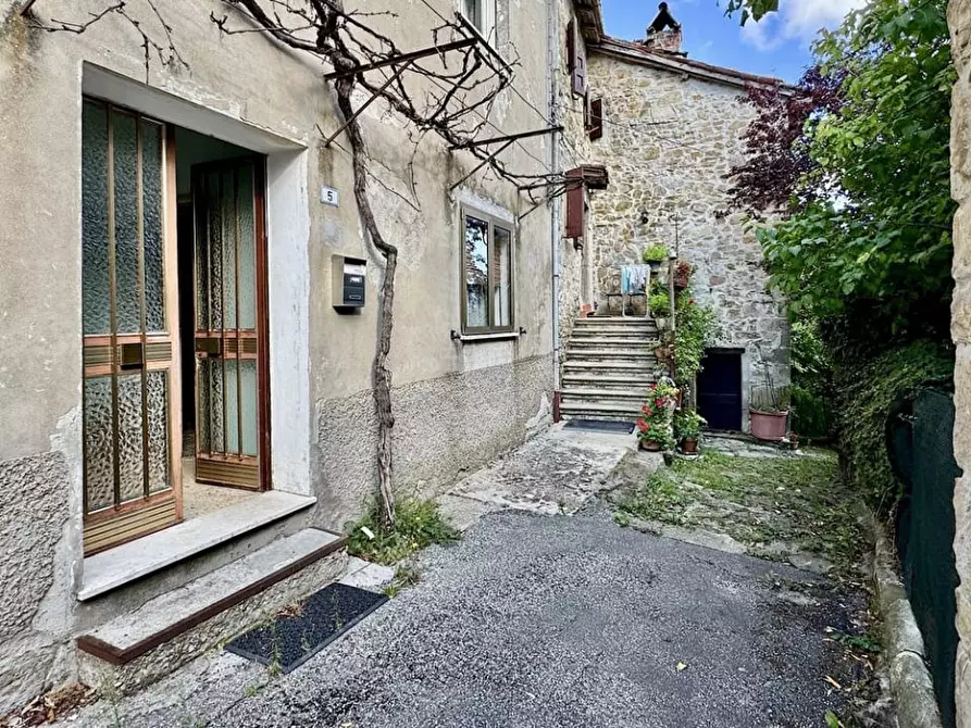 Immagine 5 di Casa semindipendente in vendita  a Castel Di Casio