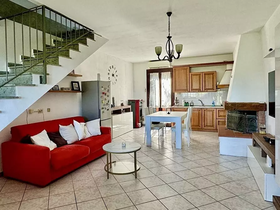 Immagine 10 di Casa semindipendente in vendita  a Castel Di Casio