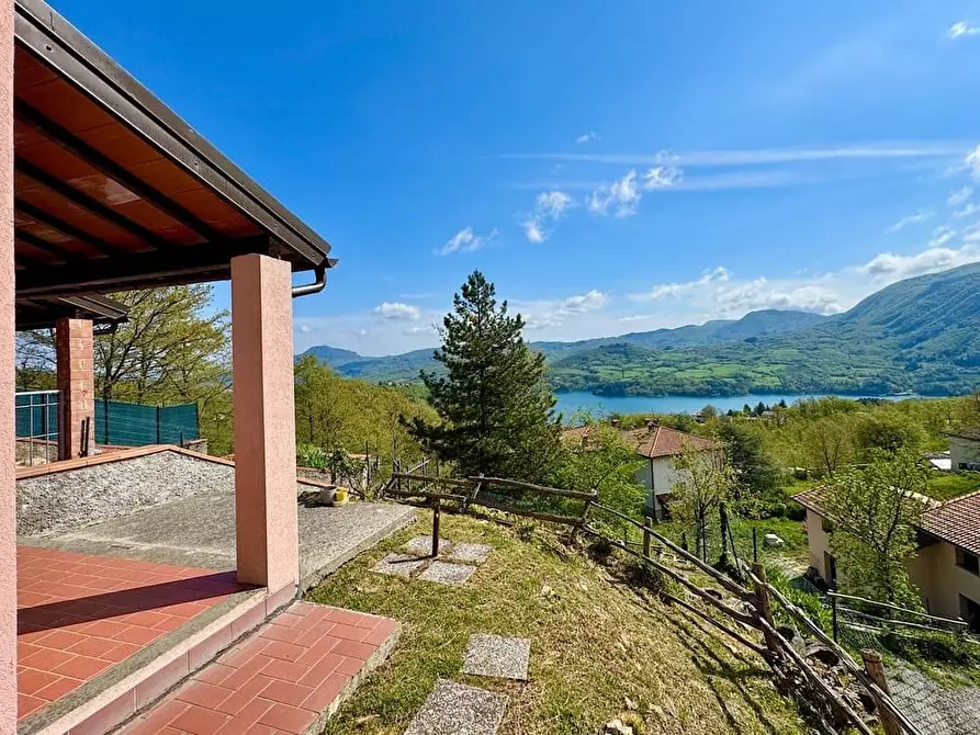Immagine 1 di Casa semindipendente in vendita  a Castel Di Casio