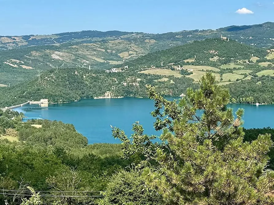 Immagine 2 di Casa semindipendente in vendita  a Castel Di Casio