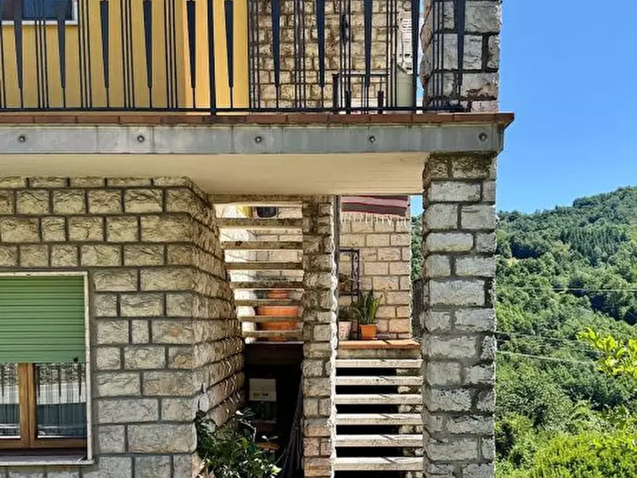 Immagine 2 di Casa semindipendente in vendita  a Sambuca Pistoiese