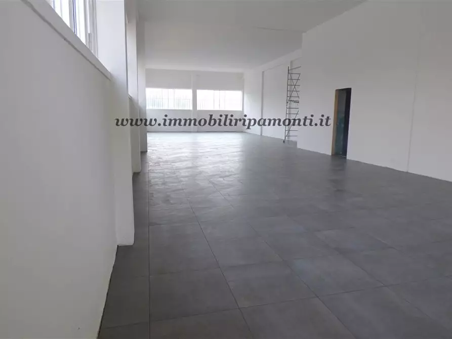 Immagine 1 di Attività artigianale in vendita  26 a Lecco