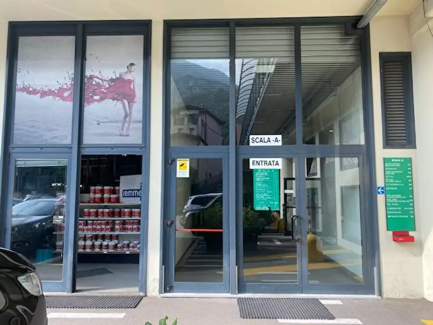 Immagine 8 di Ufficio in affitto  a Lecco