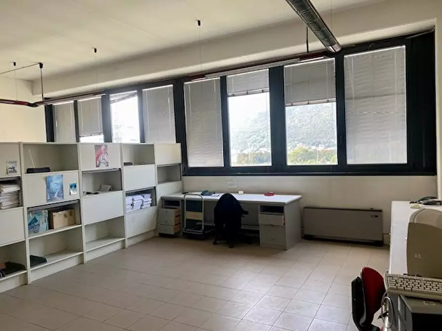 Immagine 4 di Ufficio in affitto  a Lecco