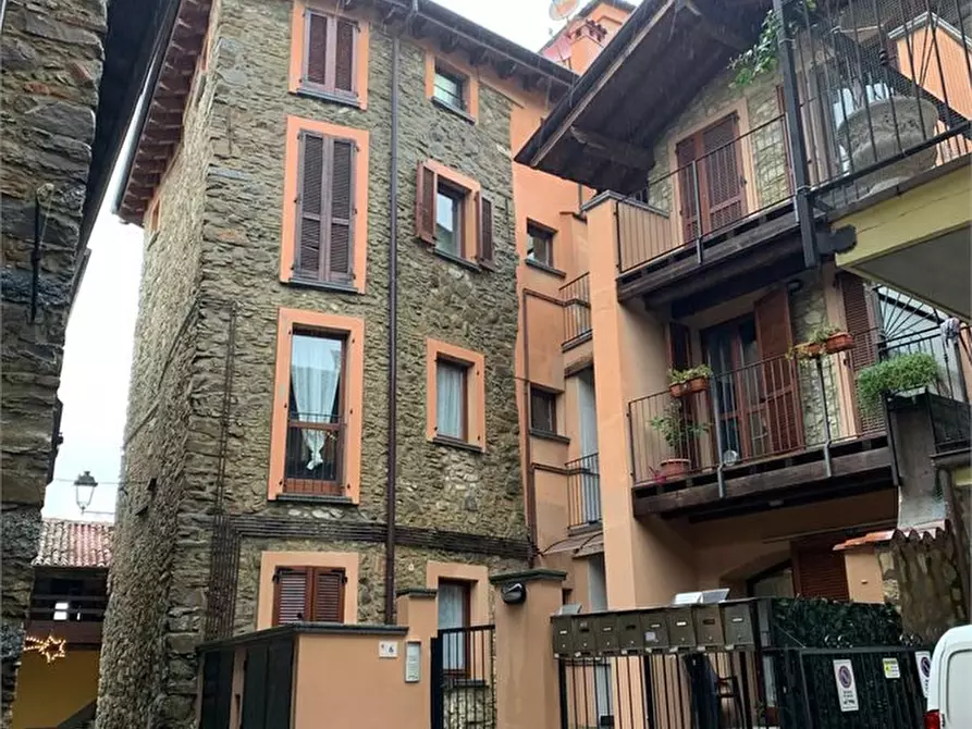 Immagine 1 di Appartamento in vendita  6 a Colle Brianza
