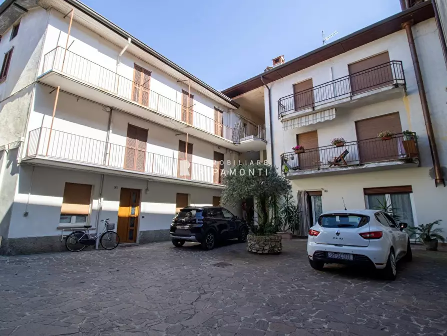 Immagine 1 di Appartamento in vendita  a Oggiono