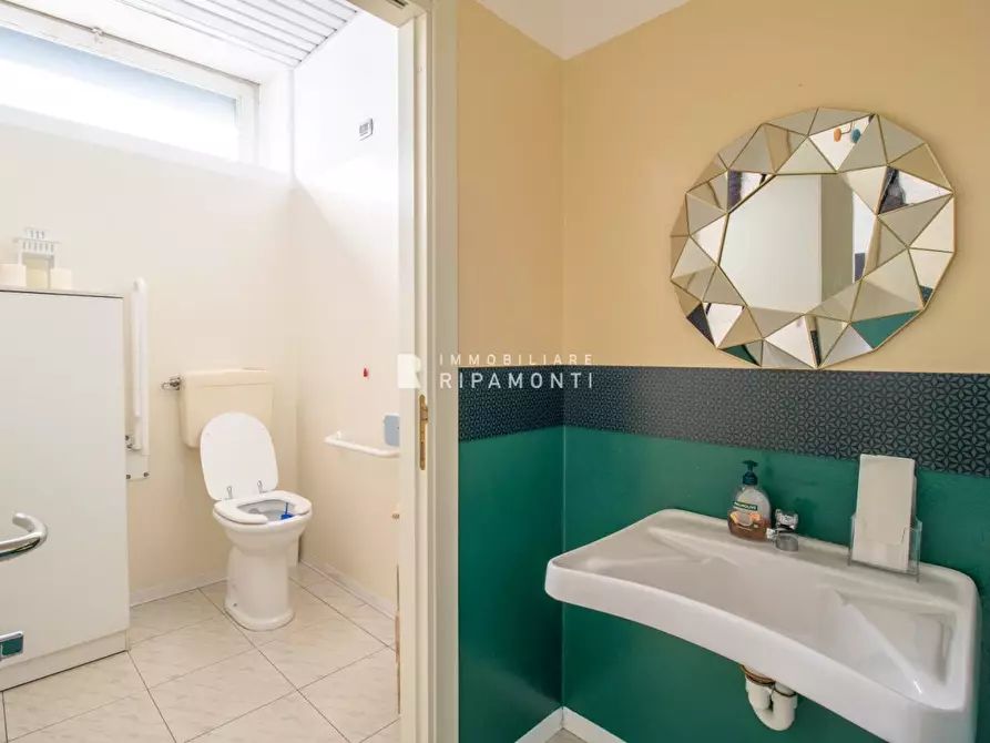 Immagine 8 di Ufficio in vendita  11 a Lecco