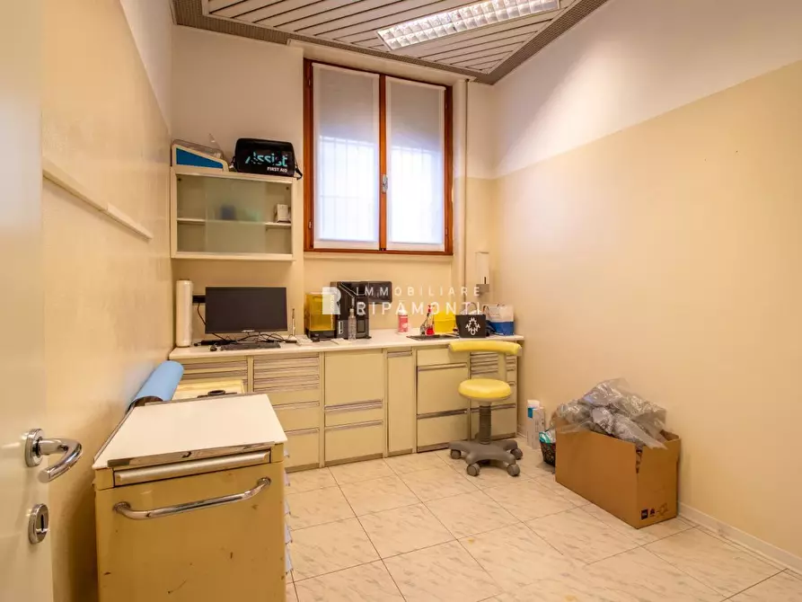 Immagine 9 di Ufficio in vendita  11 a Lecco