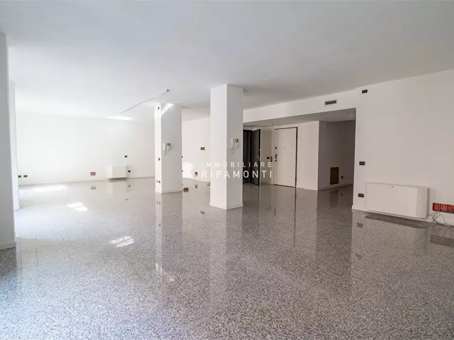 Immagine 9 di Ufficio in vendita  3 a Lecco