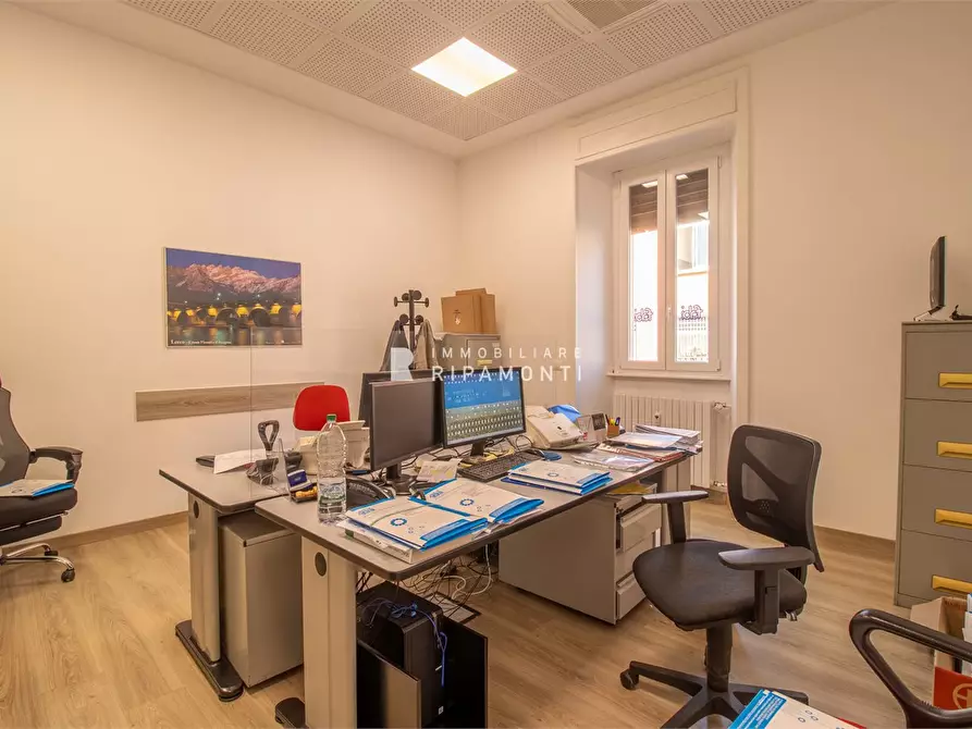 Immagine 8 di Ufficio in vendita  a Lecco