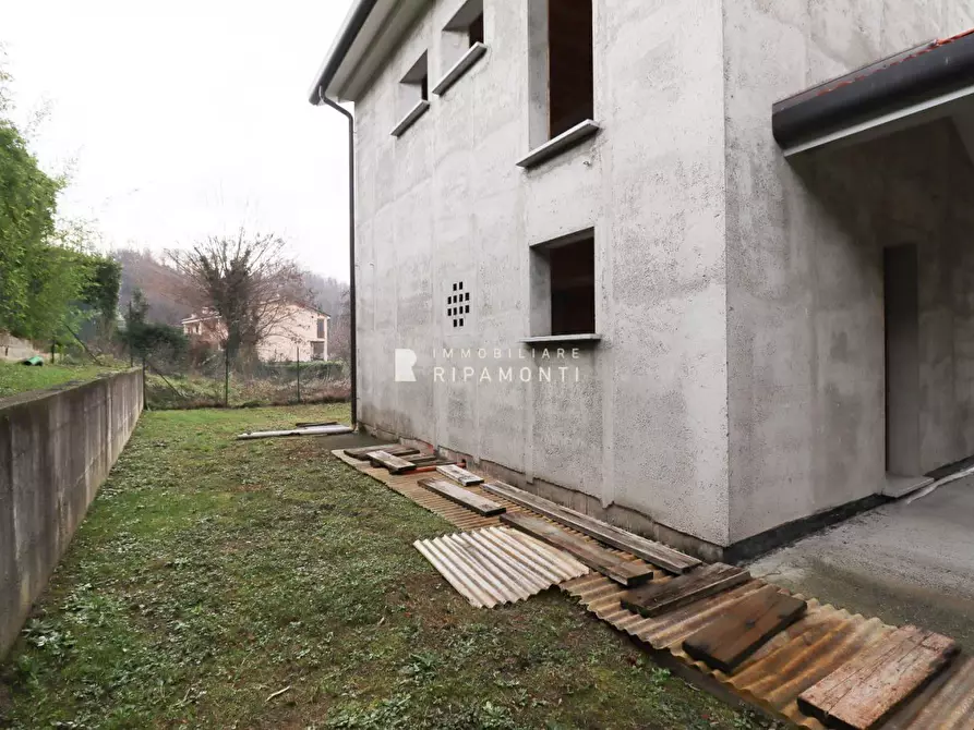 Immagine 3 di Villa in vendita  a Oggiono