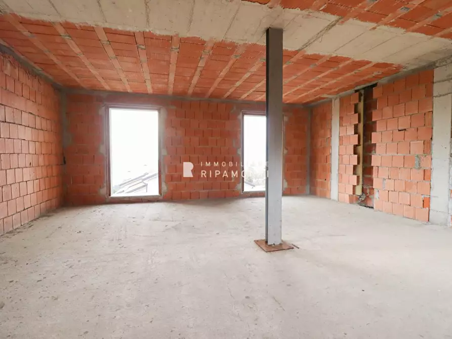 Immagine 6 di Villa in vendita  a Oggiono
