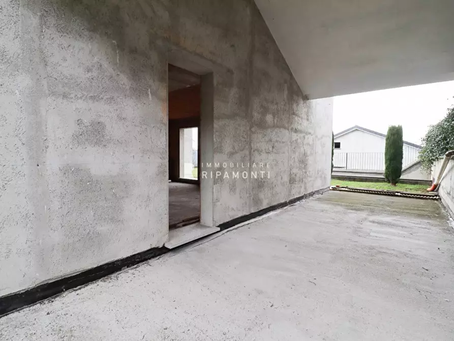 Immagine 5 di Villa in vendita  a Oggiono