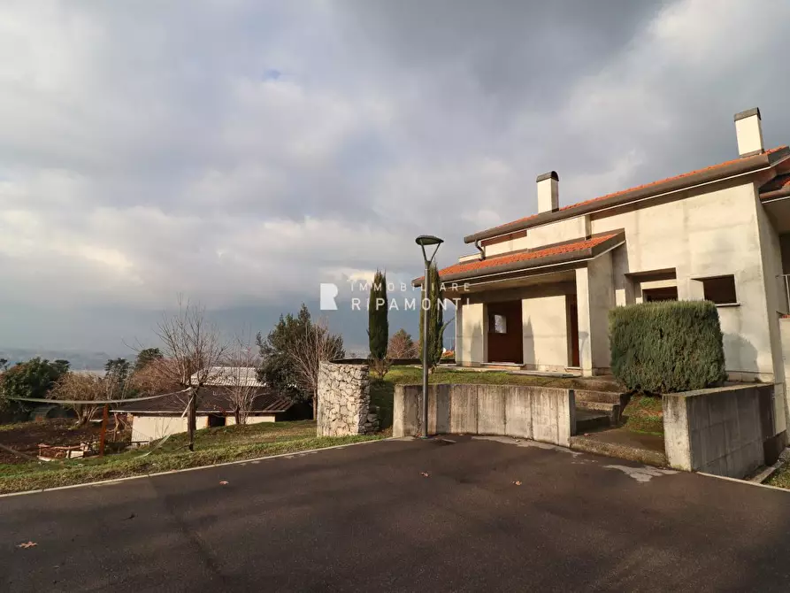 Immagine 1 di Villetta a schiera in vendita  a Oggiono