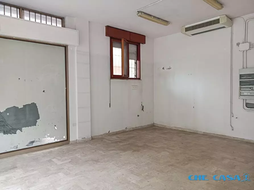 Immagine 6 di Negozio in vendita  a Rimini